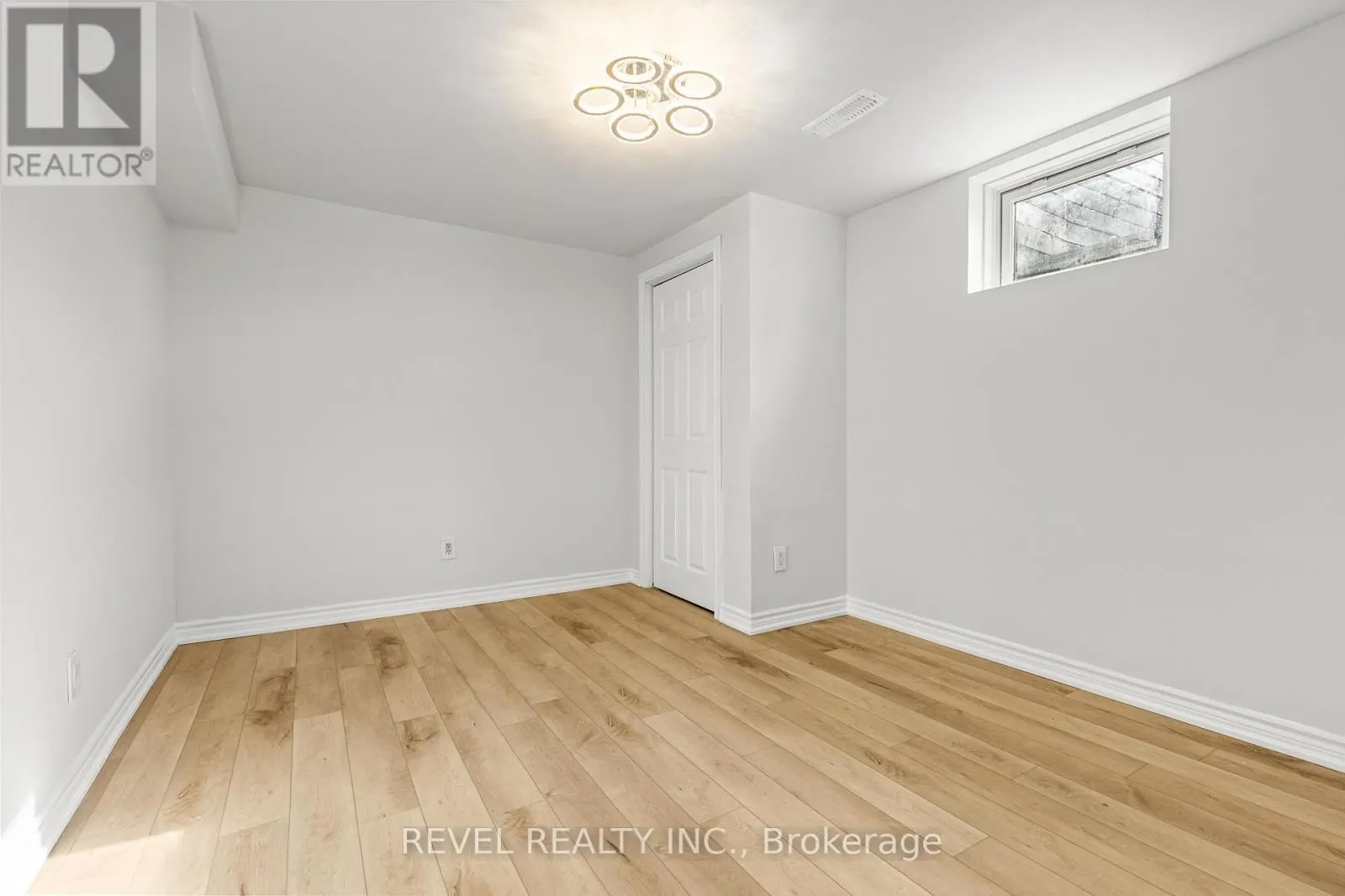 1 GLENHILL DRIVE