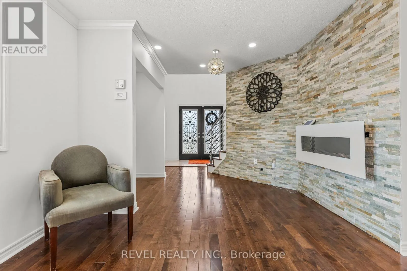 1 GLENHILL DRIVE