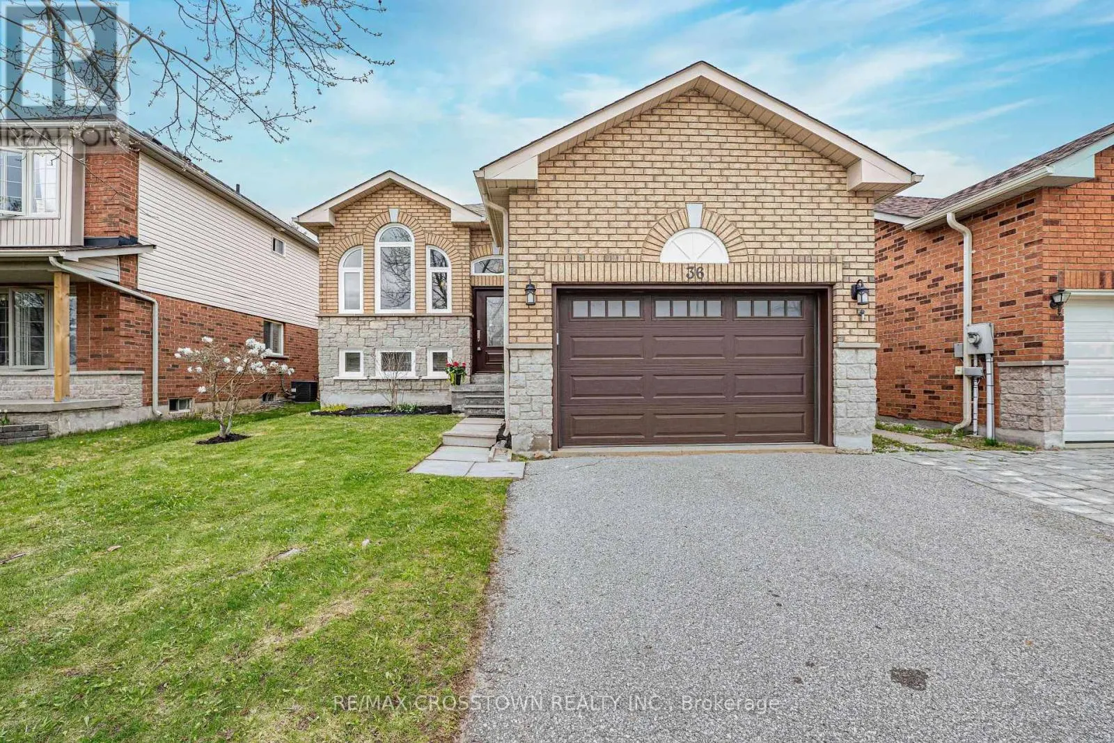 36 LESLIE AVENUE