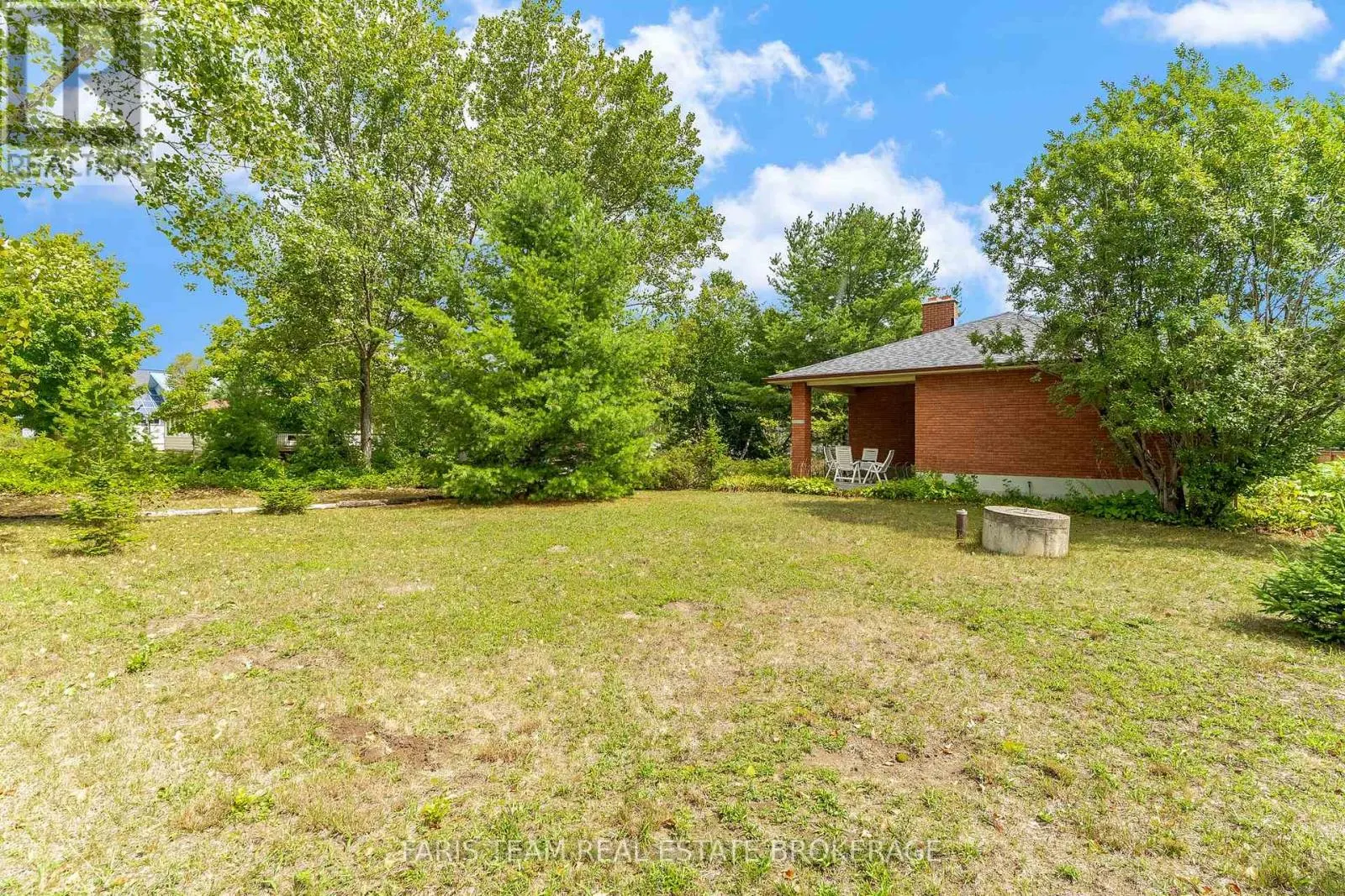 29 LORRIE CRESCENT