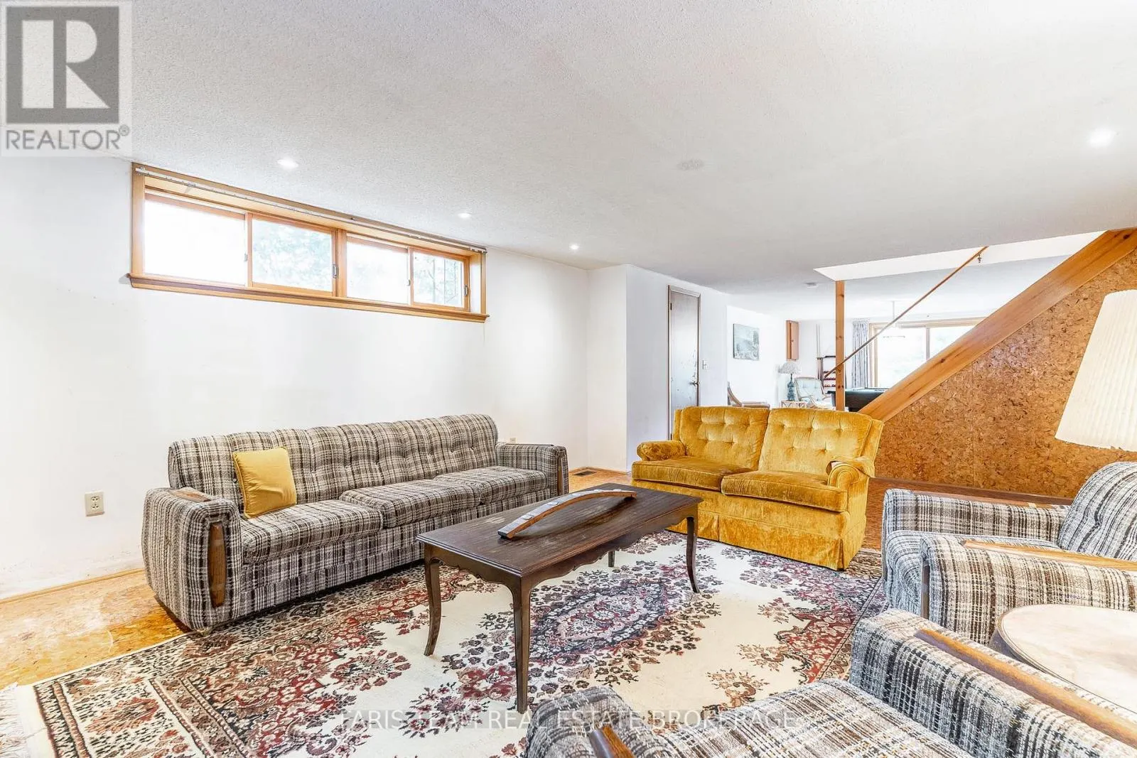 29 LORRIE CRESCENT