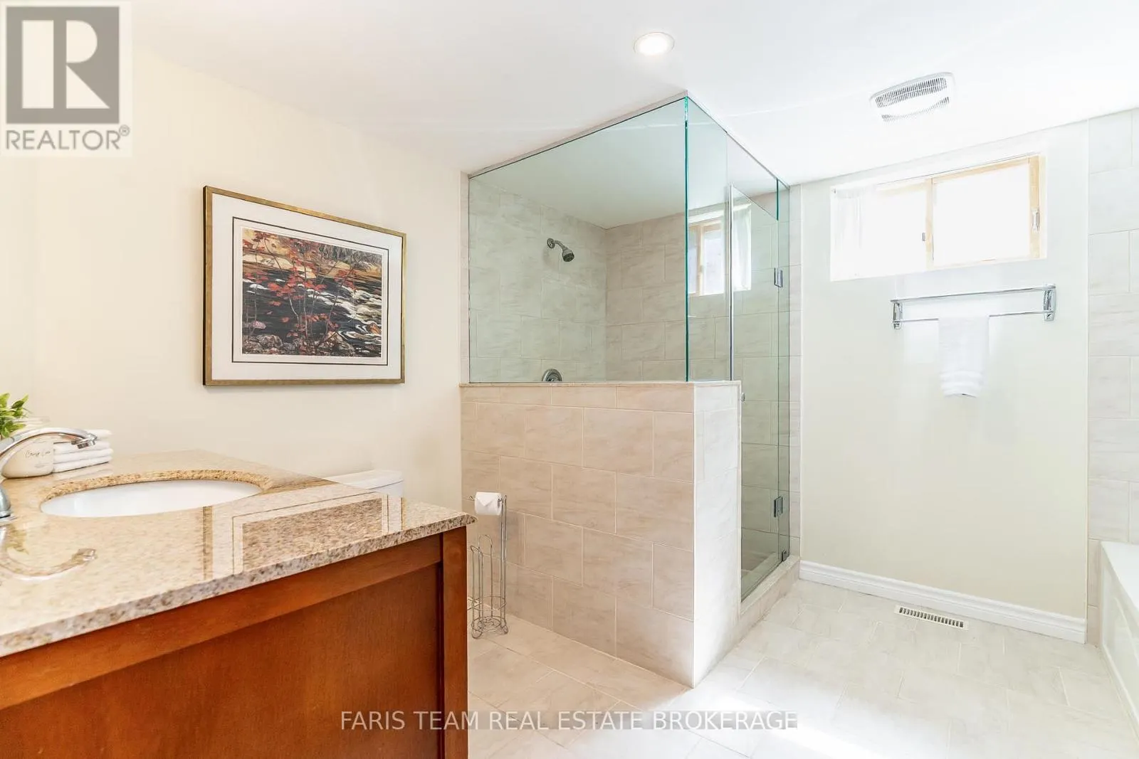 29 LORRIE CRESCENT
