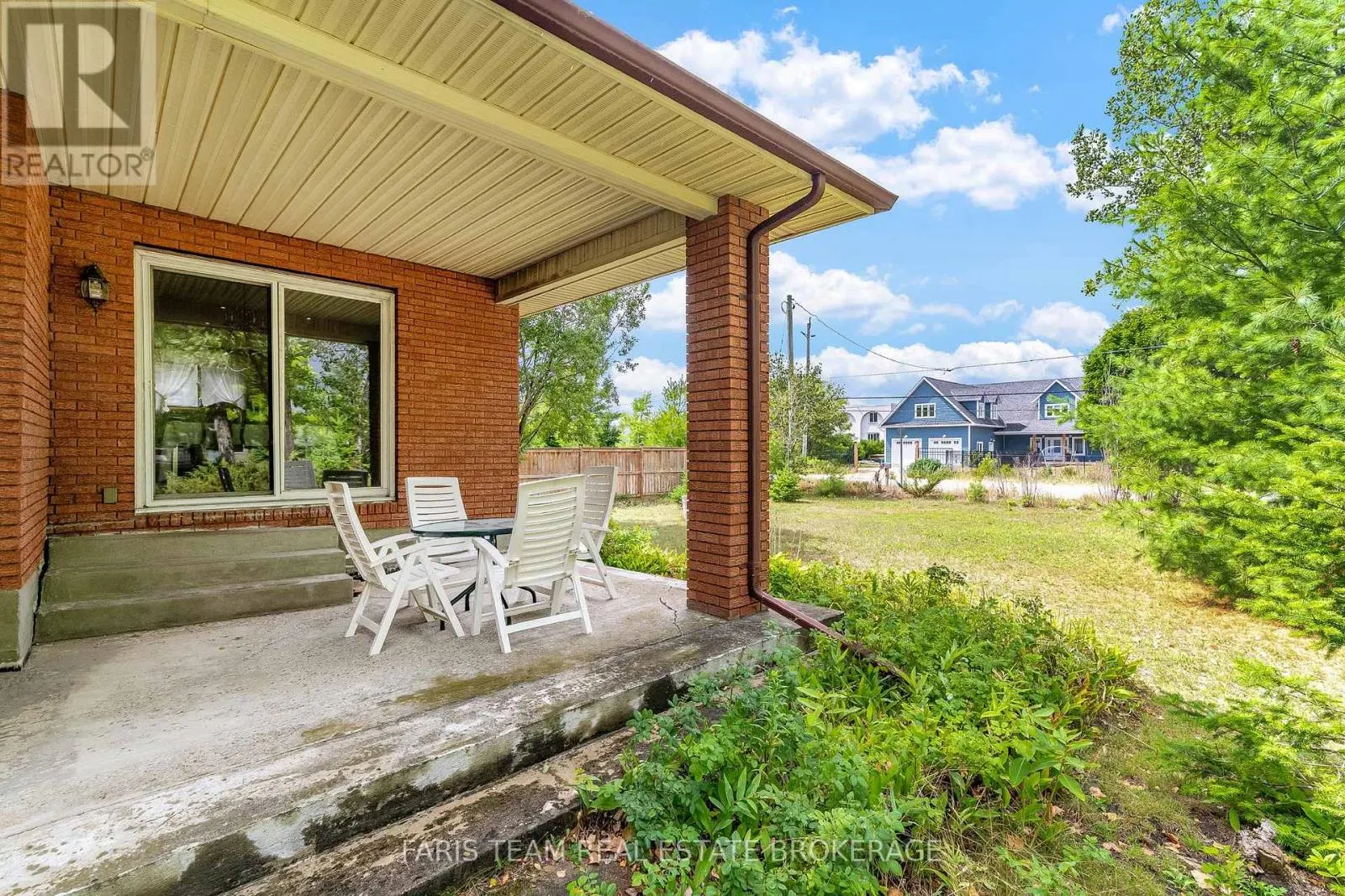 29 LORRIE CRESCENT