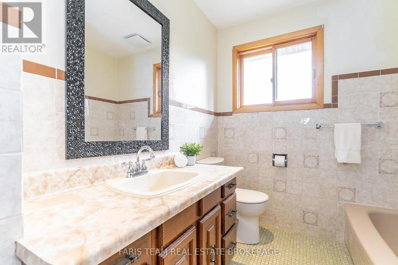 29 LORRIE CRESCENT