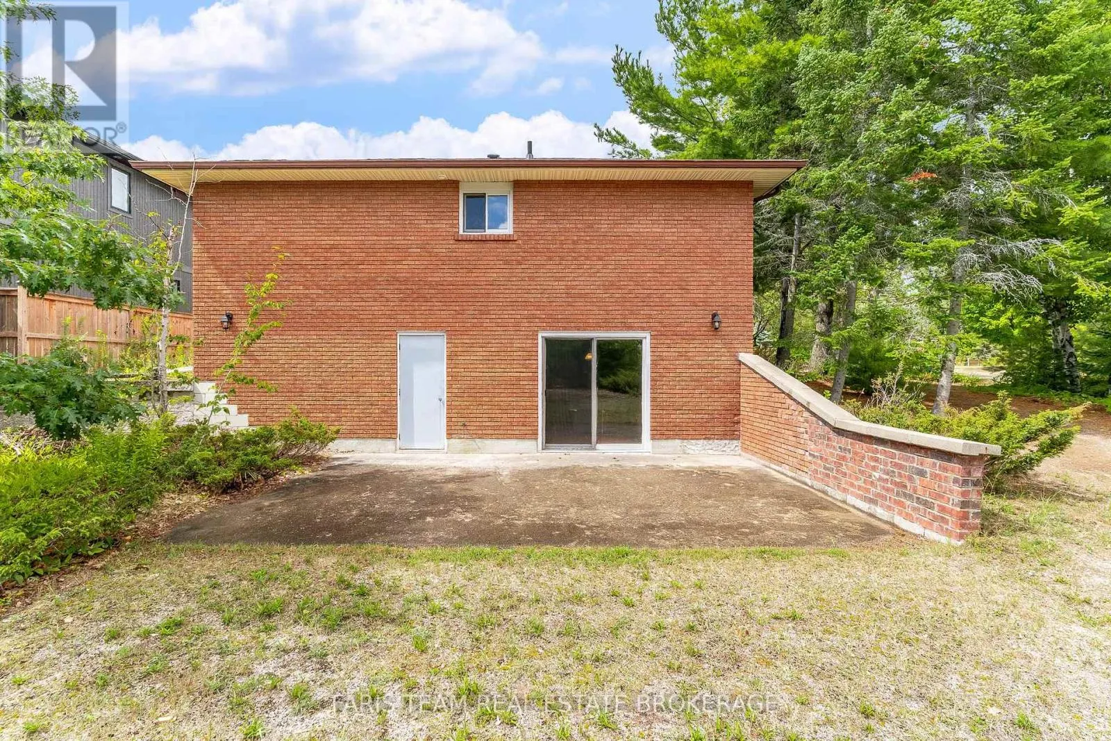 29 LORRIE CRESCENT