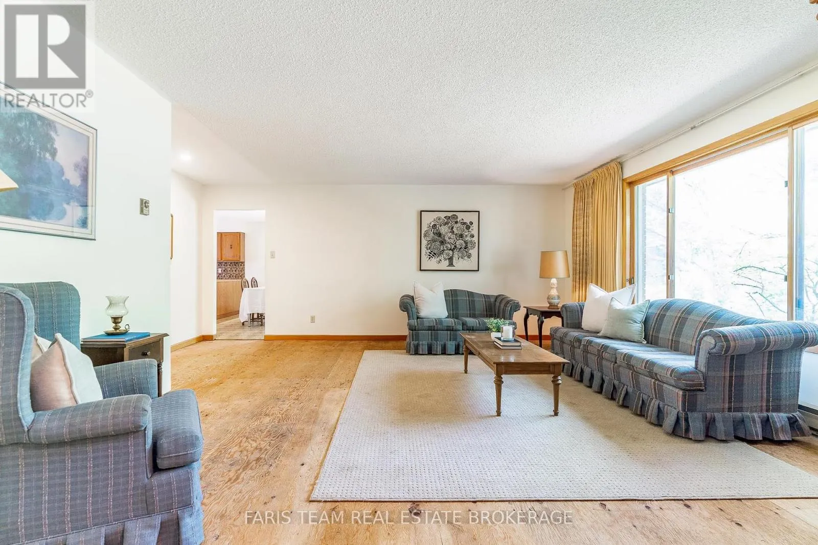 29 LORRIE CRESCENT