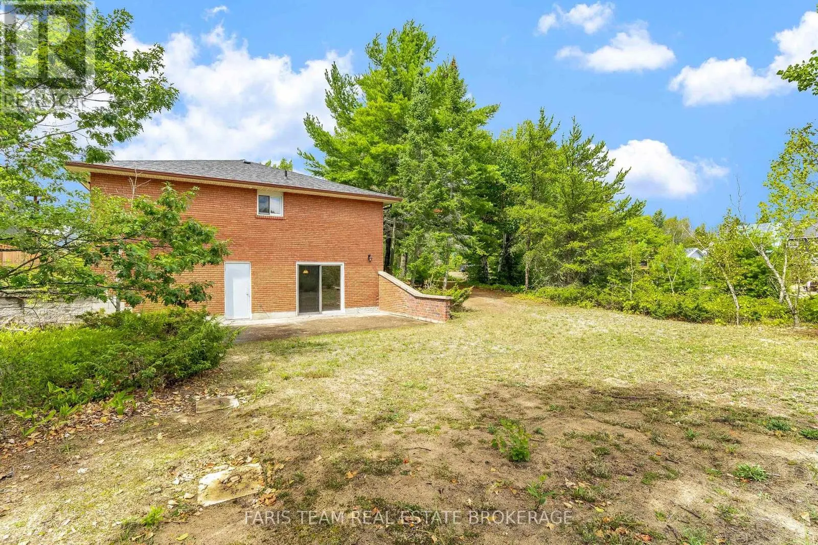 29 LORRIE CRESCENT