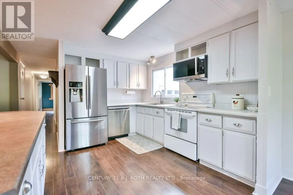 2095 DWYER ROAD