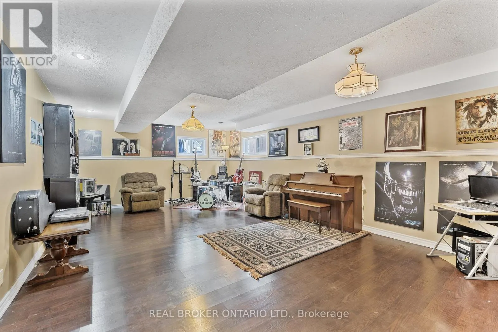 22 DYKSTRA DRIVE