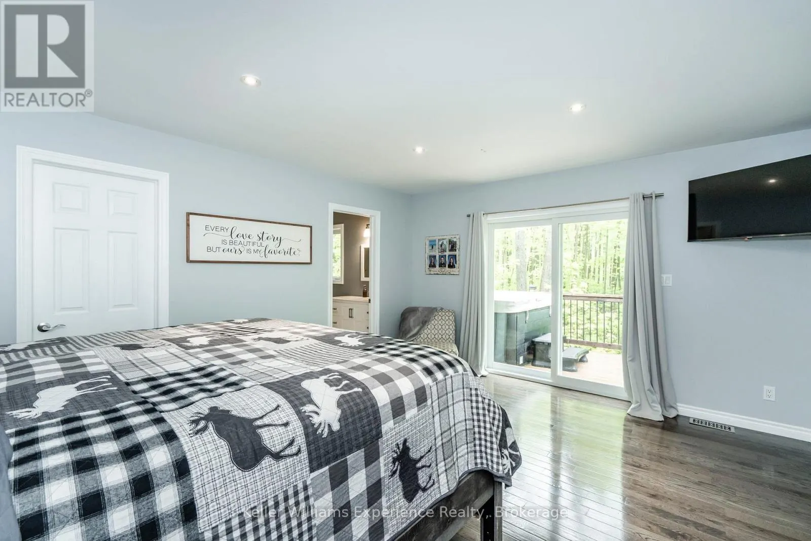 27 MEADOWS AVENUE