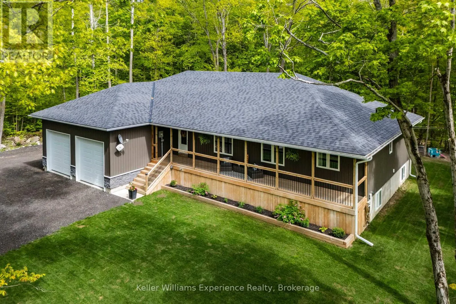 27 MEADOWS AVENUE