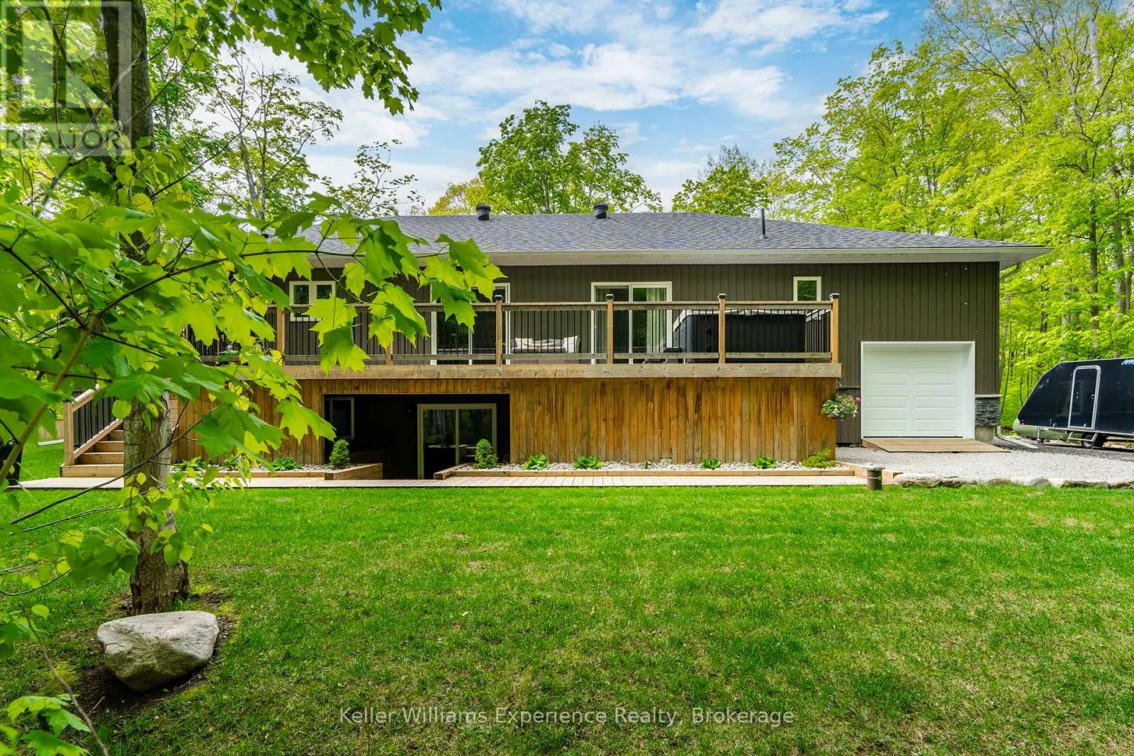 27 MEADOWS AVENUE
