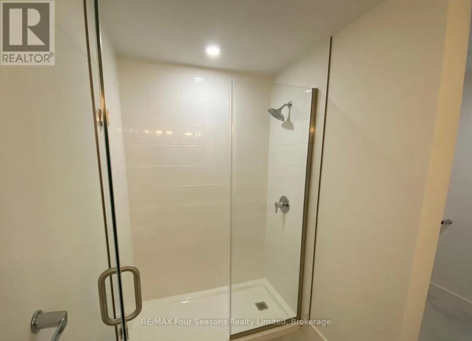 213 - 4 KIMBERLY LANE, #213