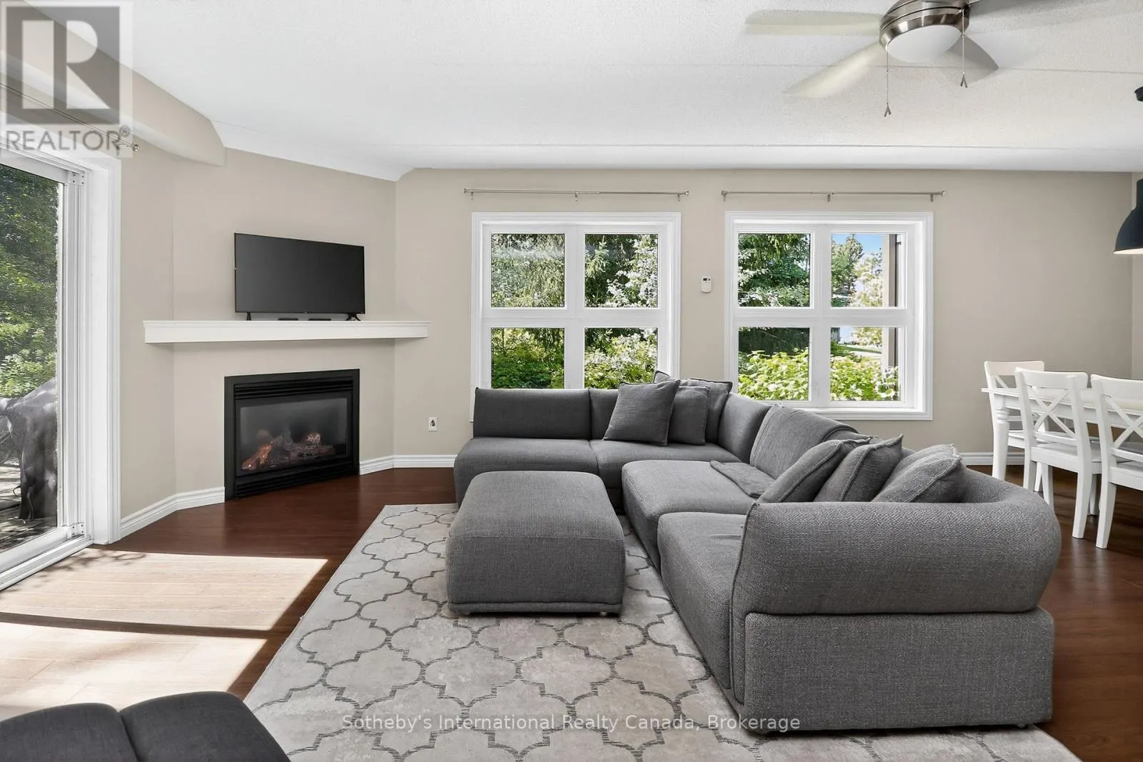 388 MARINERS WAY