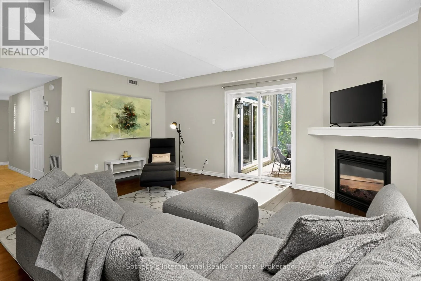 388 MARINERS WAY