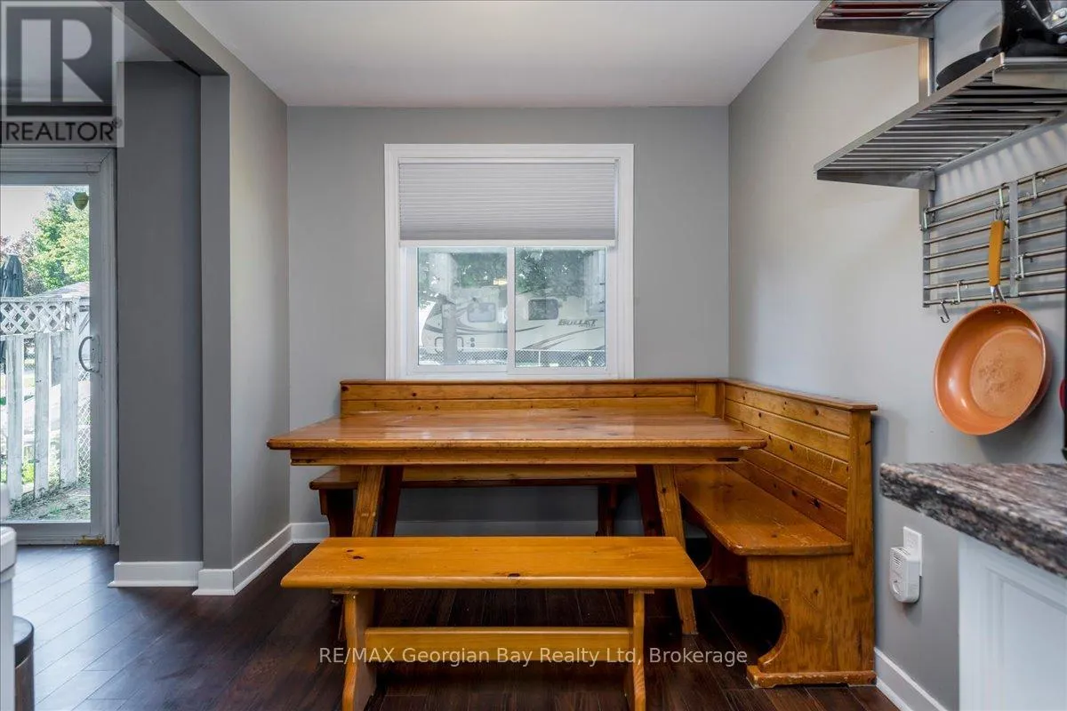 340 ROSE CRESCENT