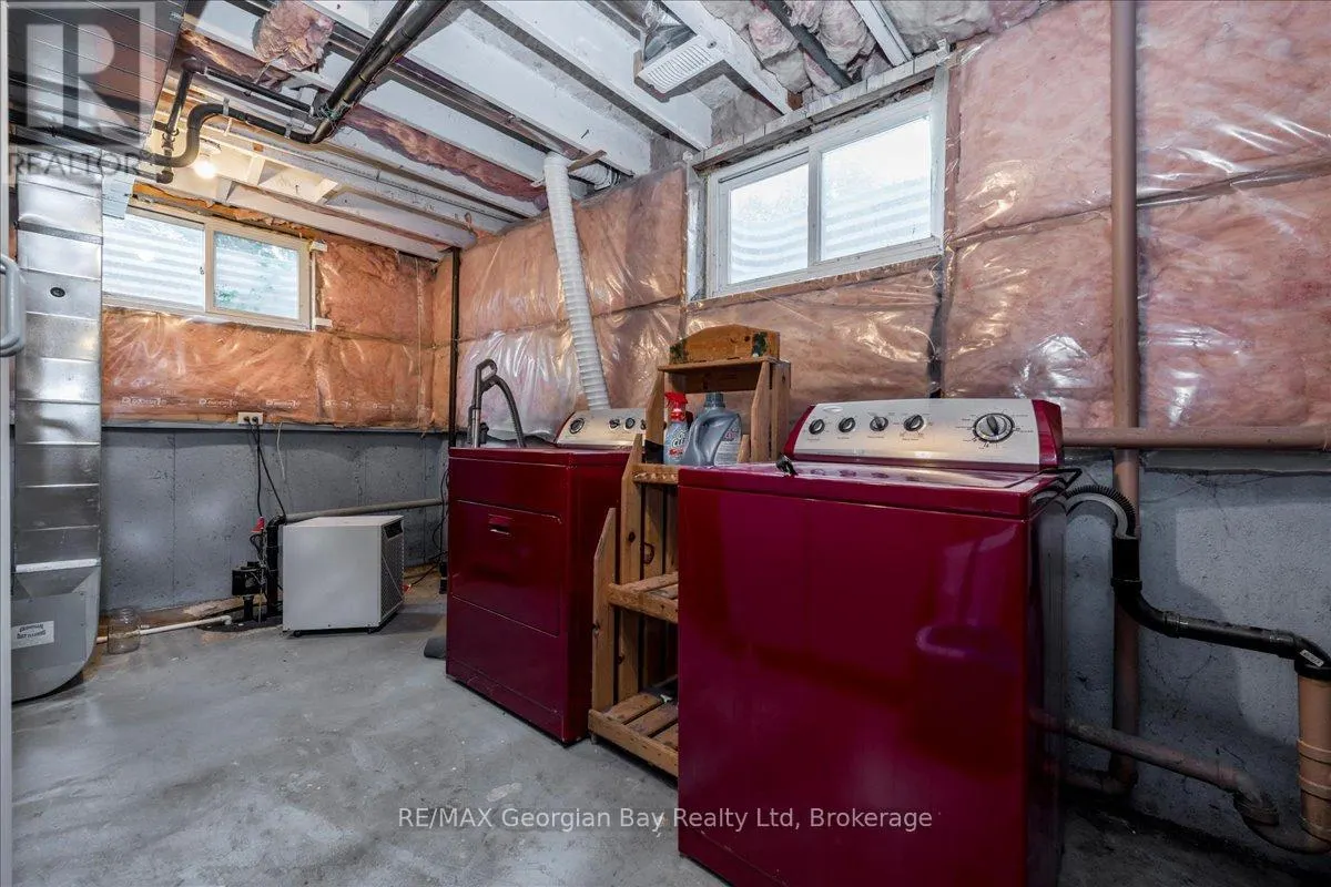 340 ROSE CRESCENT