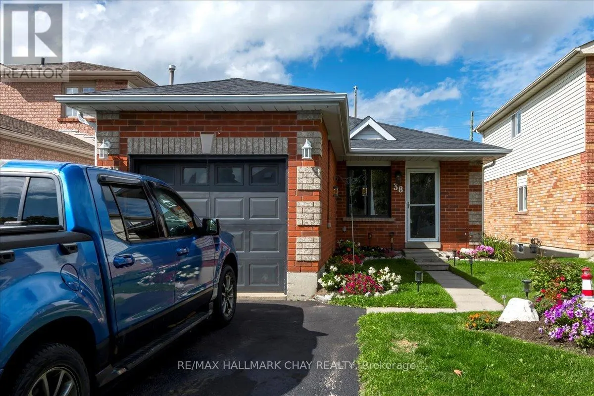 38 GARIBALDI DRIVE