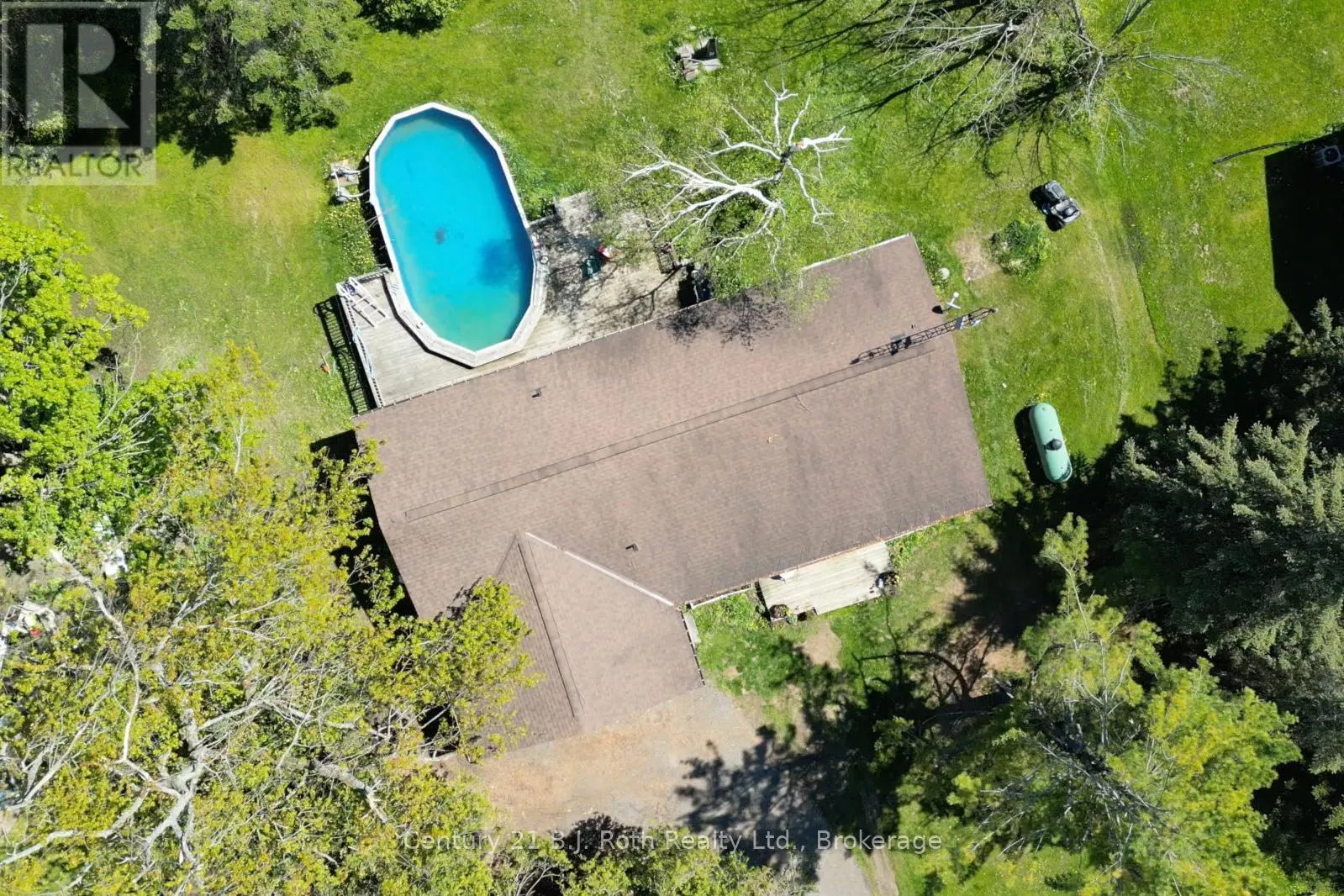 1535 15/16 SIDE ROAD E