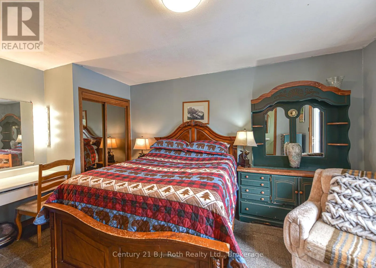 1535 15/16 SIDE ROAD E