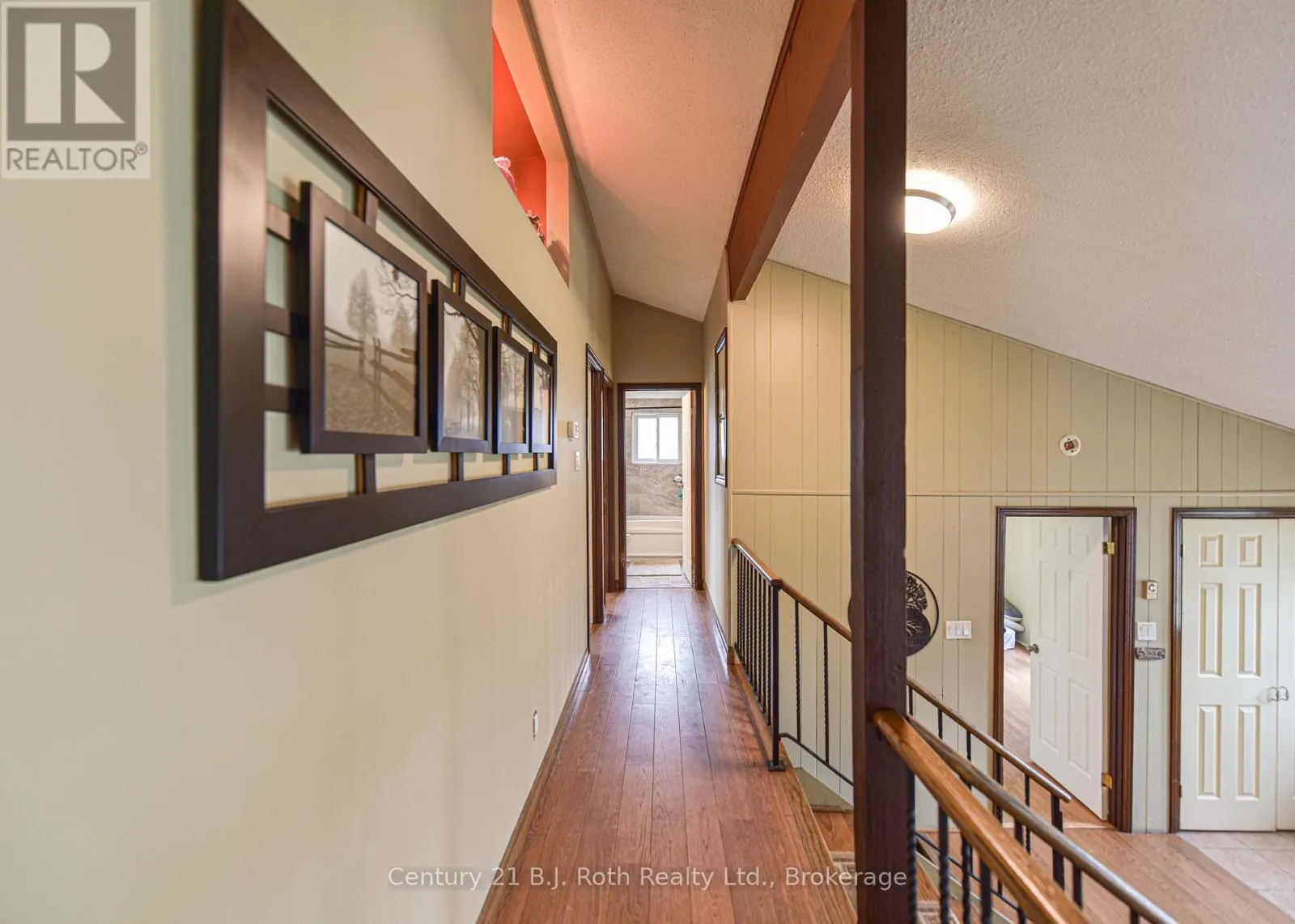 1535 15/16 SIDE ROAD E