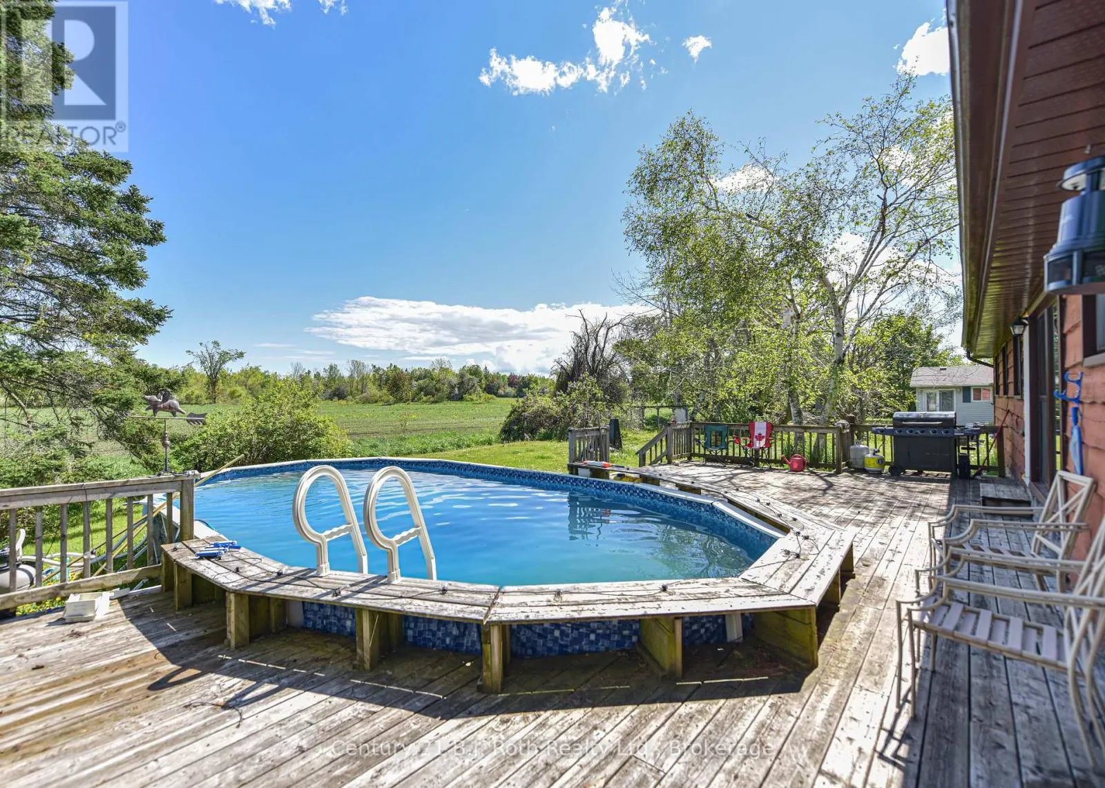 1535 15/16 SIDE ROAD E