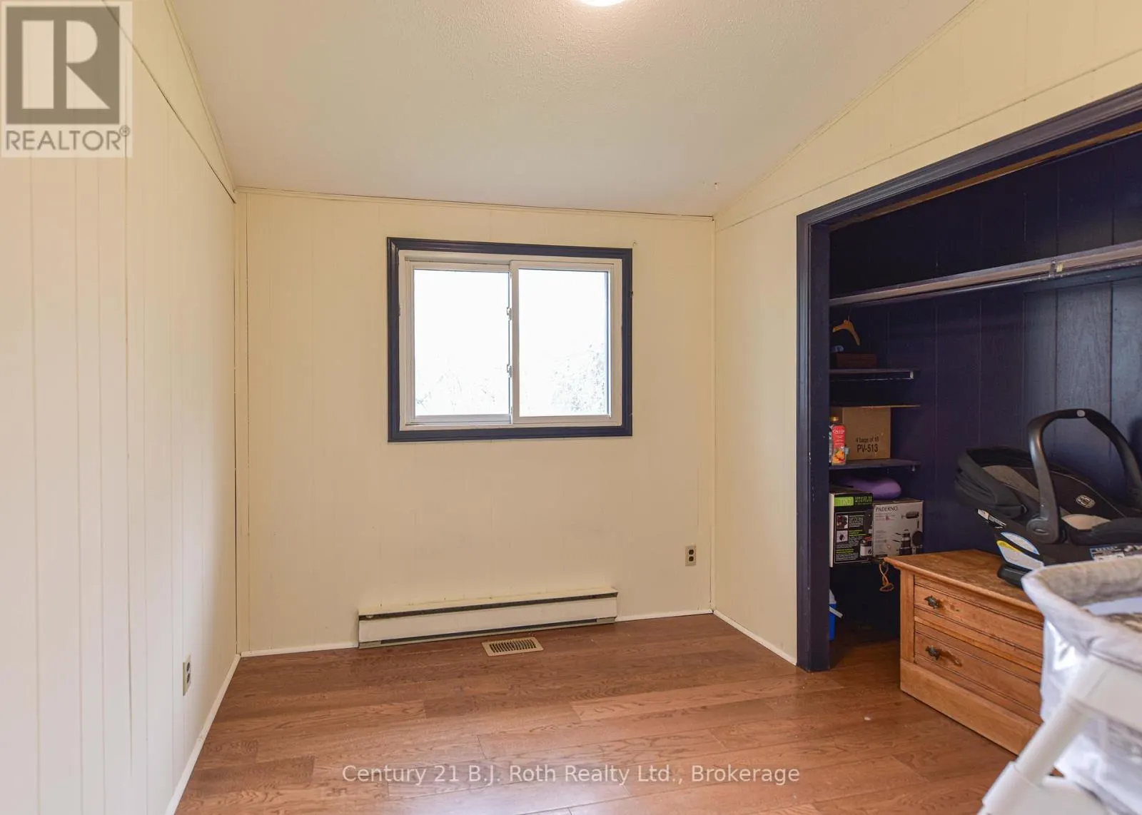 1535 15/16 SIDE ROAD E