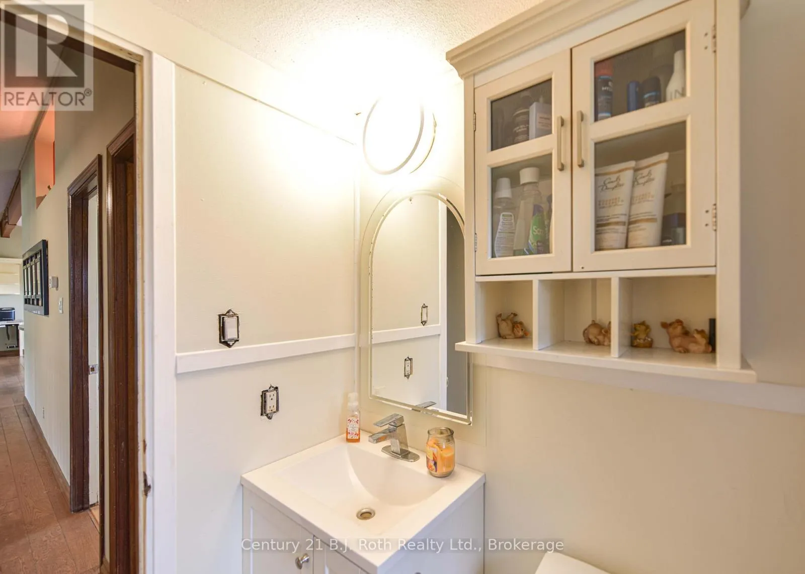 1535 15/16 SIDE ROAD E