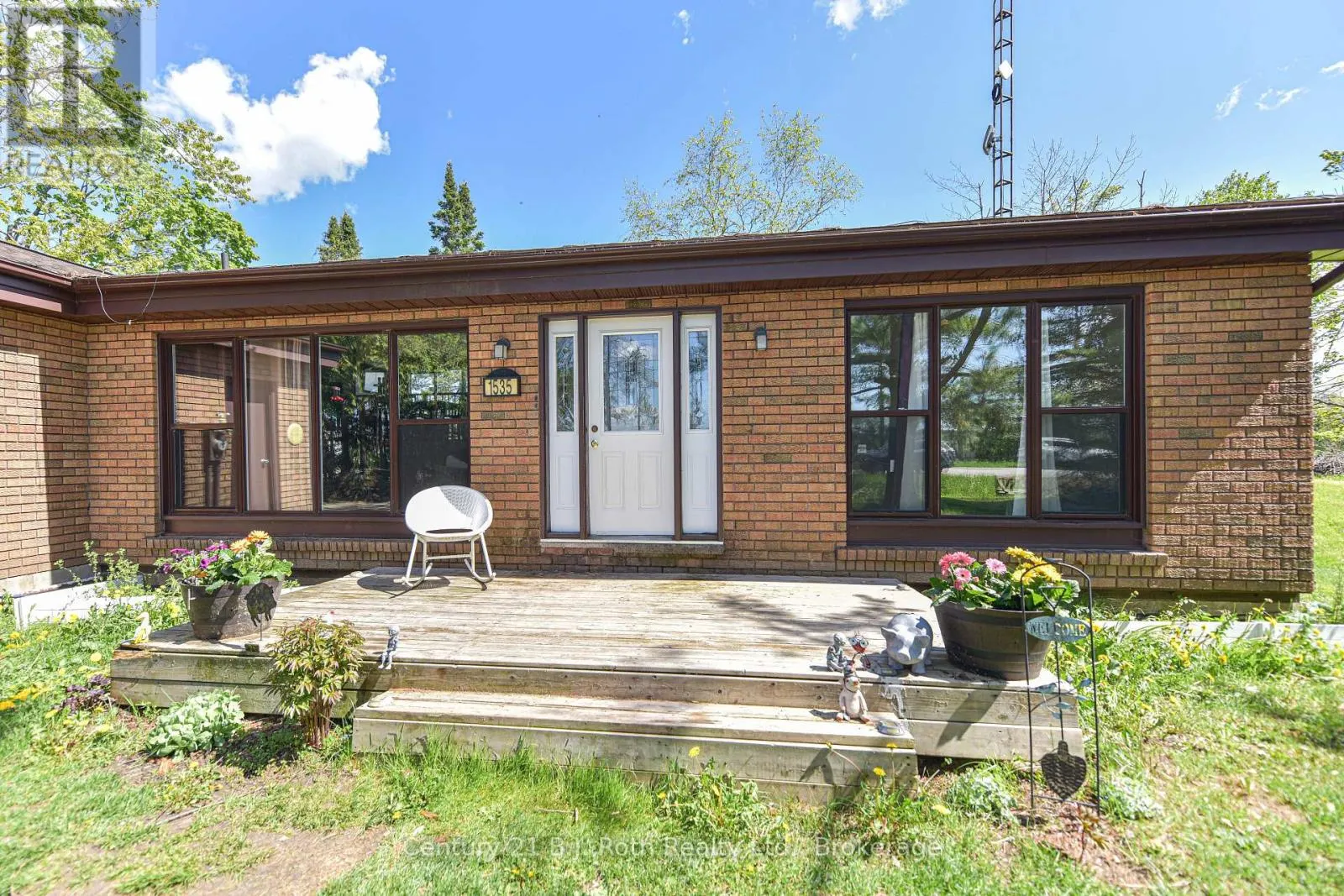 1535 15/16 SIDE ROAD E