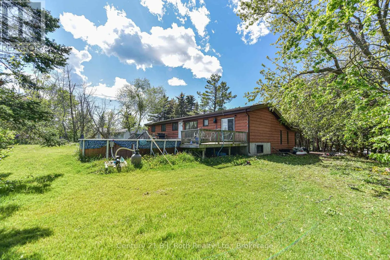 1535 15/16 SIDE ROAD E