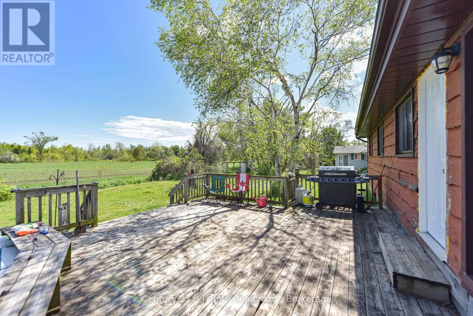 1535 15/16 SIDE ROAD E