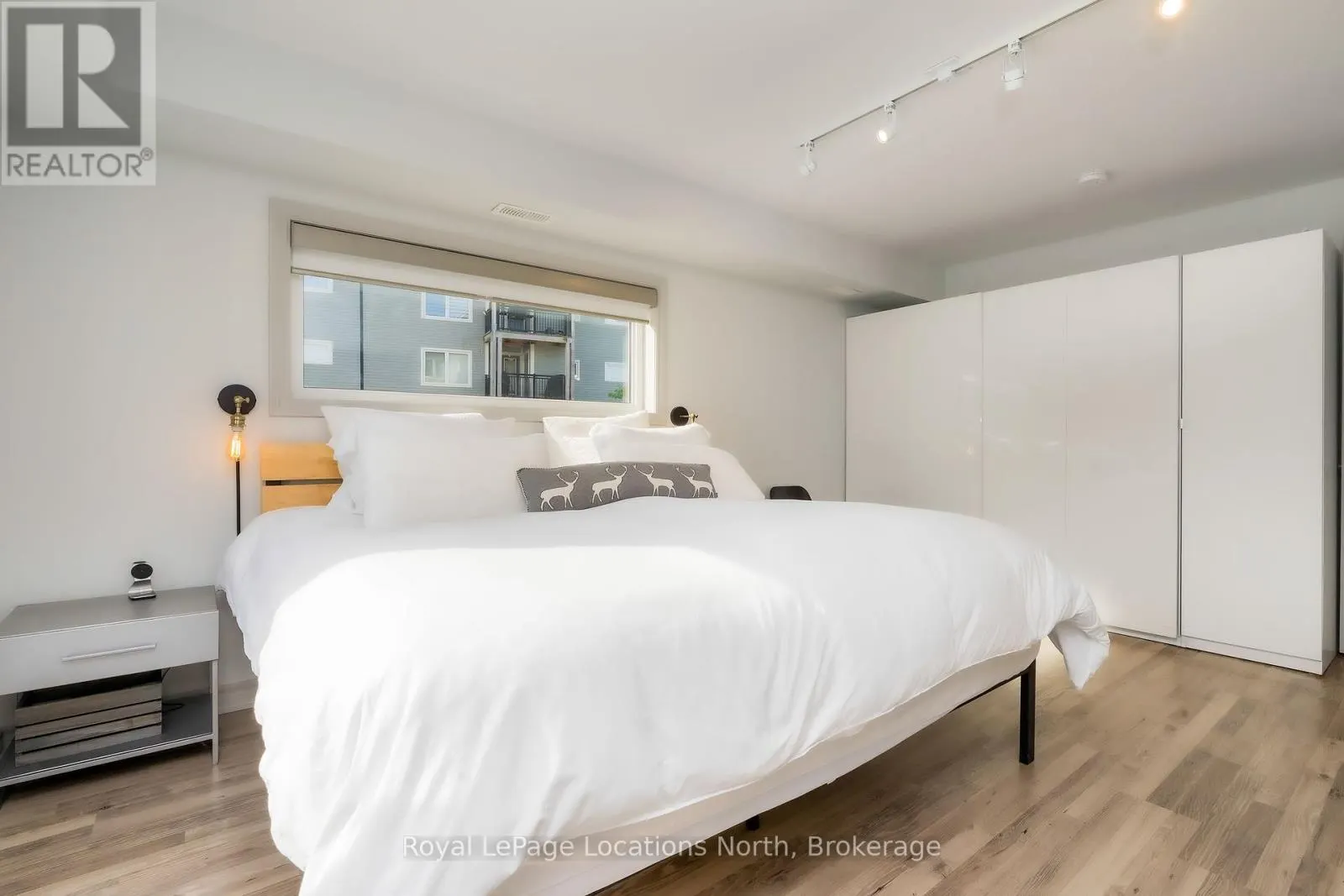 28 - 4 COVE COURT, #28