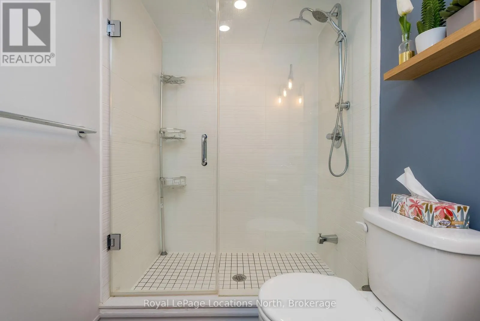 28 - 4 COVE COURT, #28