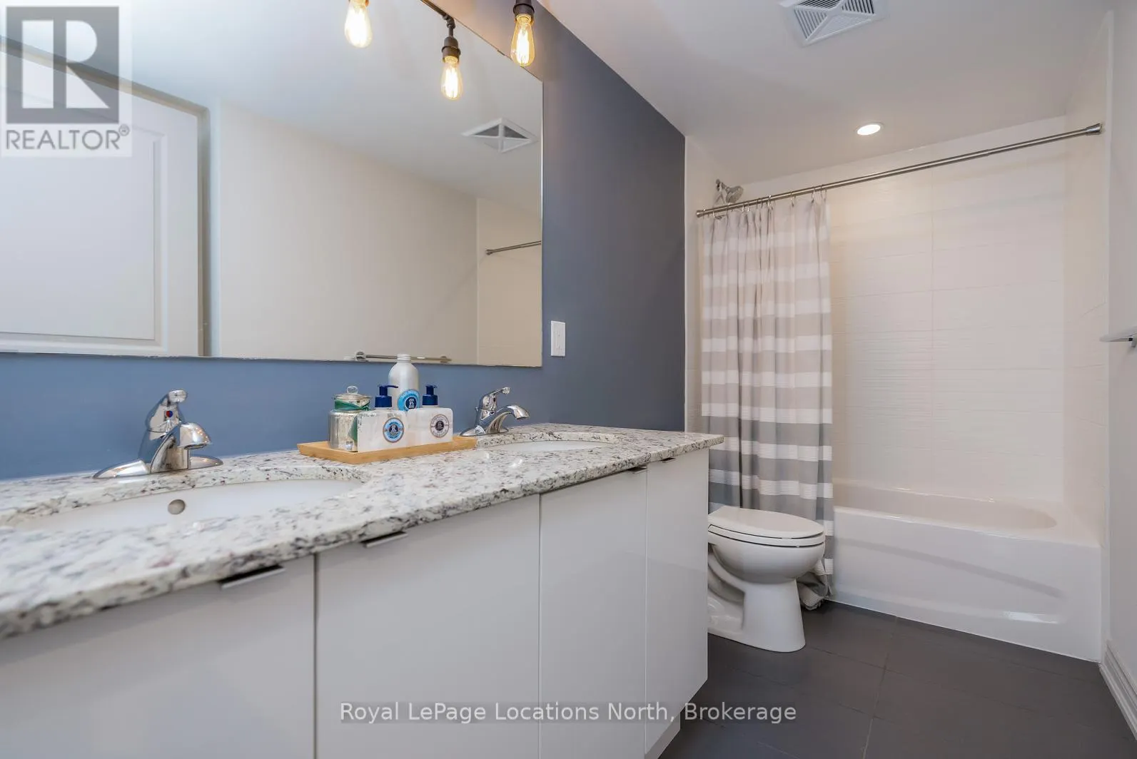 28 - 4 COVE COURT, #28
