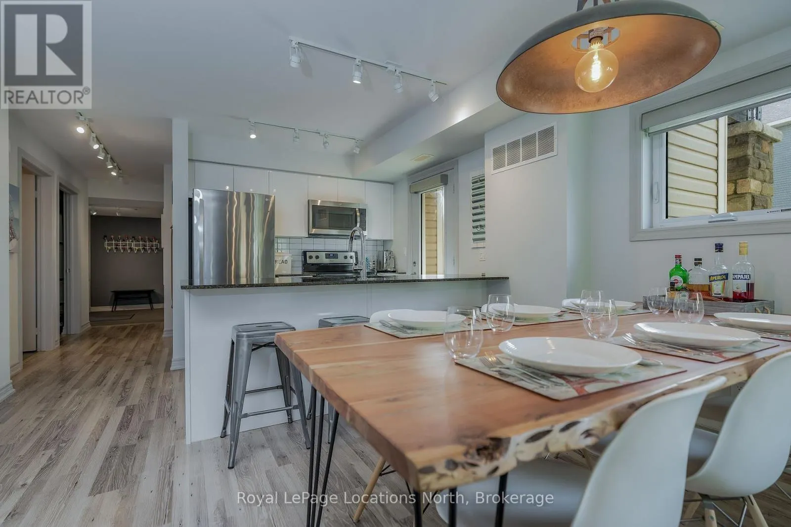 28 - 4 COVE COURT, #28