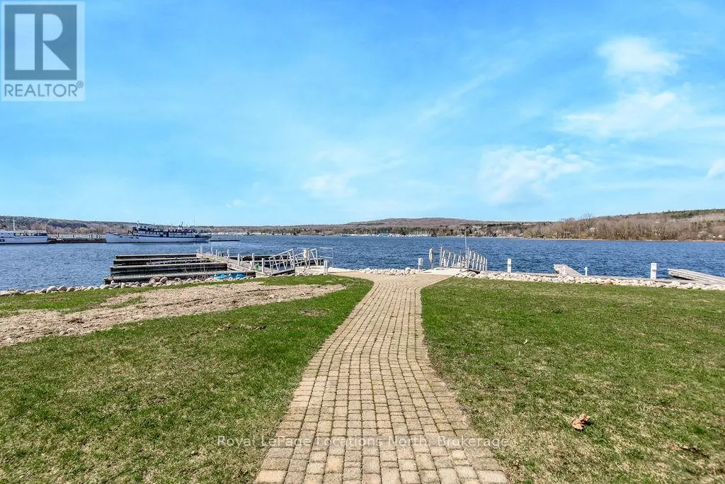 6 - 4 BECK BOULEVARD, #6