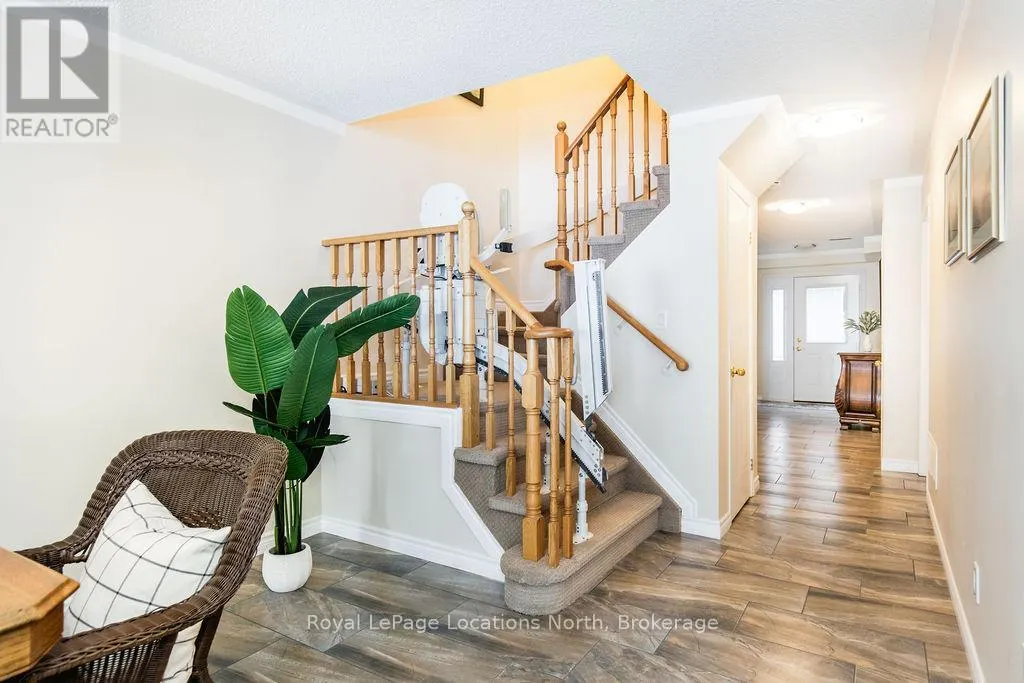 6 - 4 BECK BOULEVARD, #6