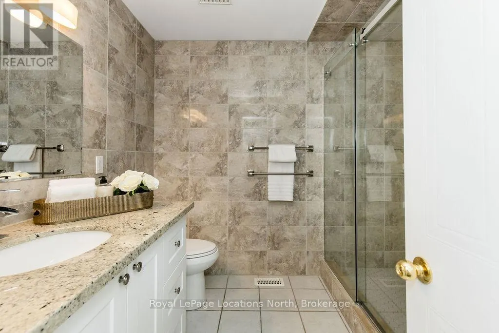 6 - 4 BECK BOULEVARD, #6