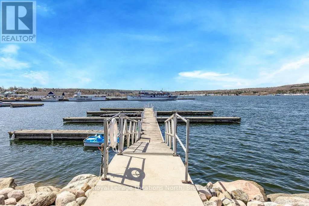 6 - 4 BECK BOULEVARD, #6
