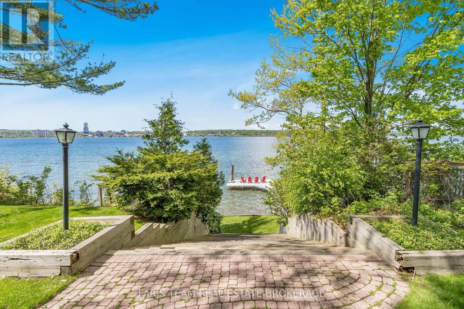 10 WHITE OAKS ROAD