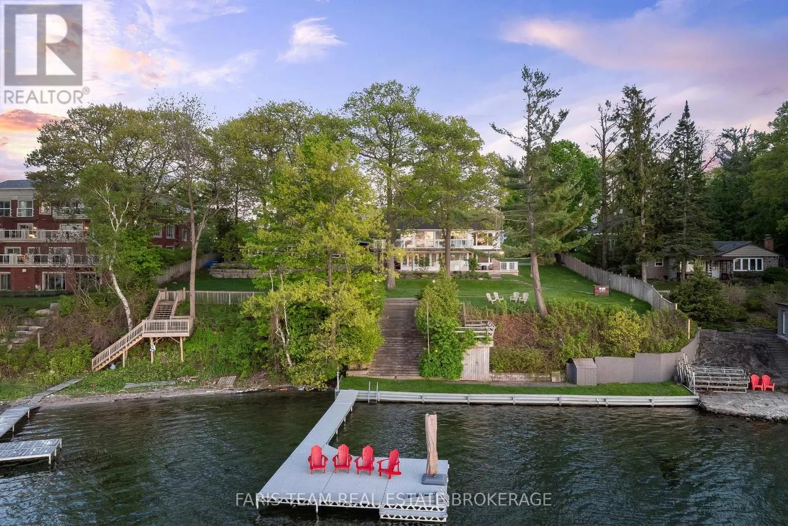 10 WHITE OAKS ROAD