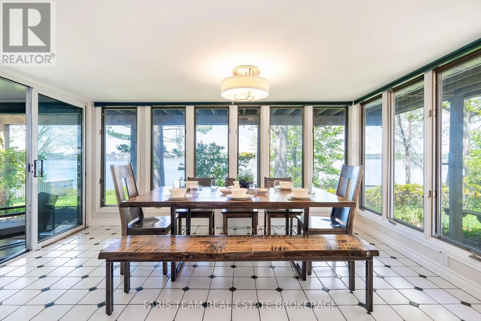 10 WHITE OAKS ROAD