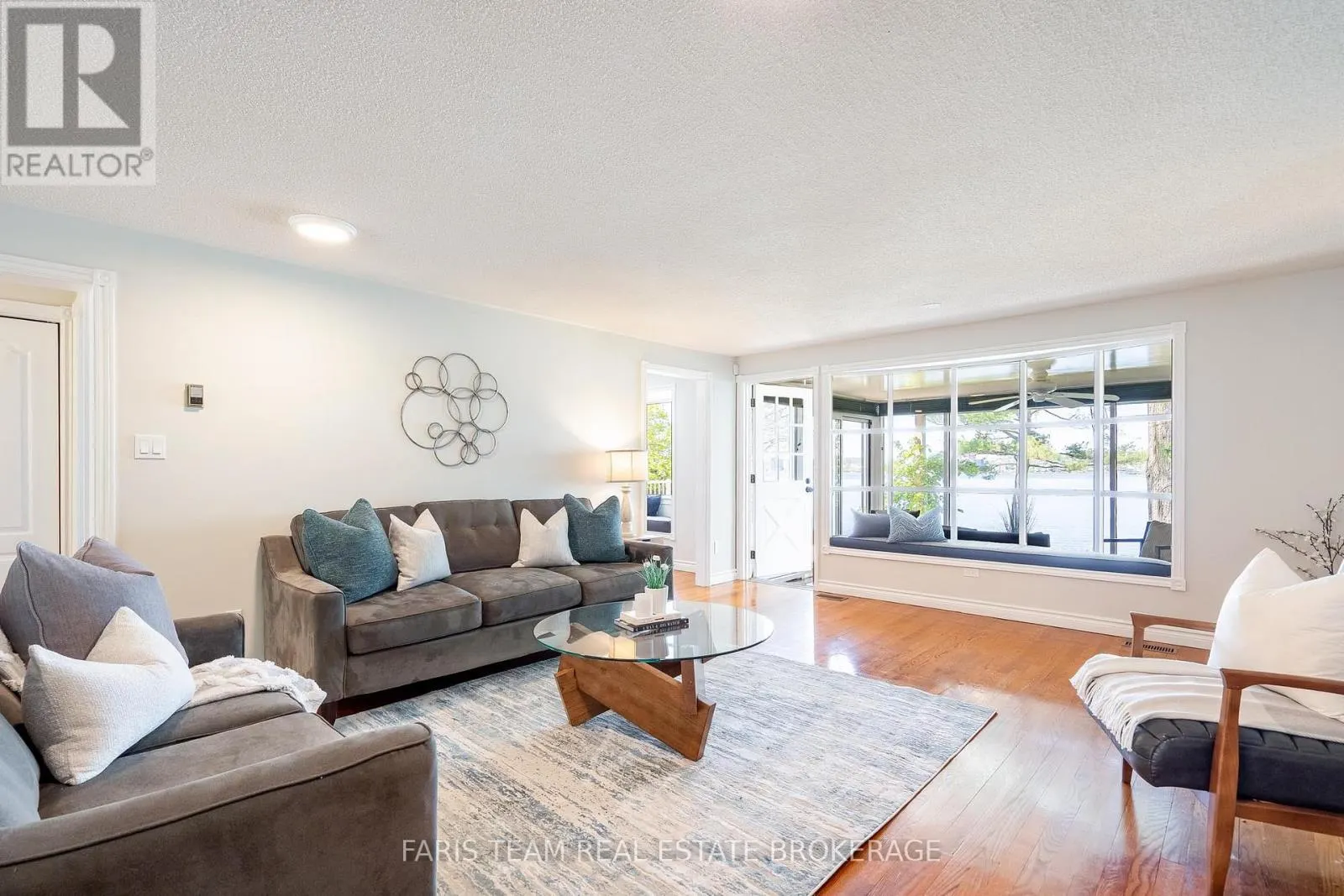 10 WHITE OAKS ROAD