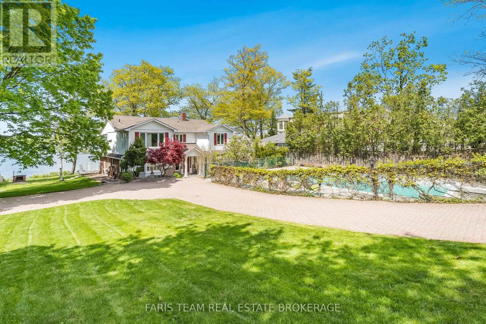 10 WHITE OAKS ROAD