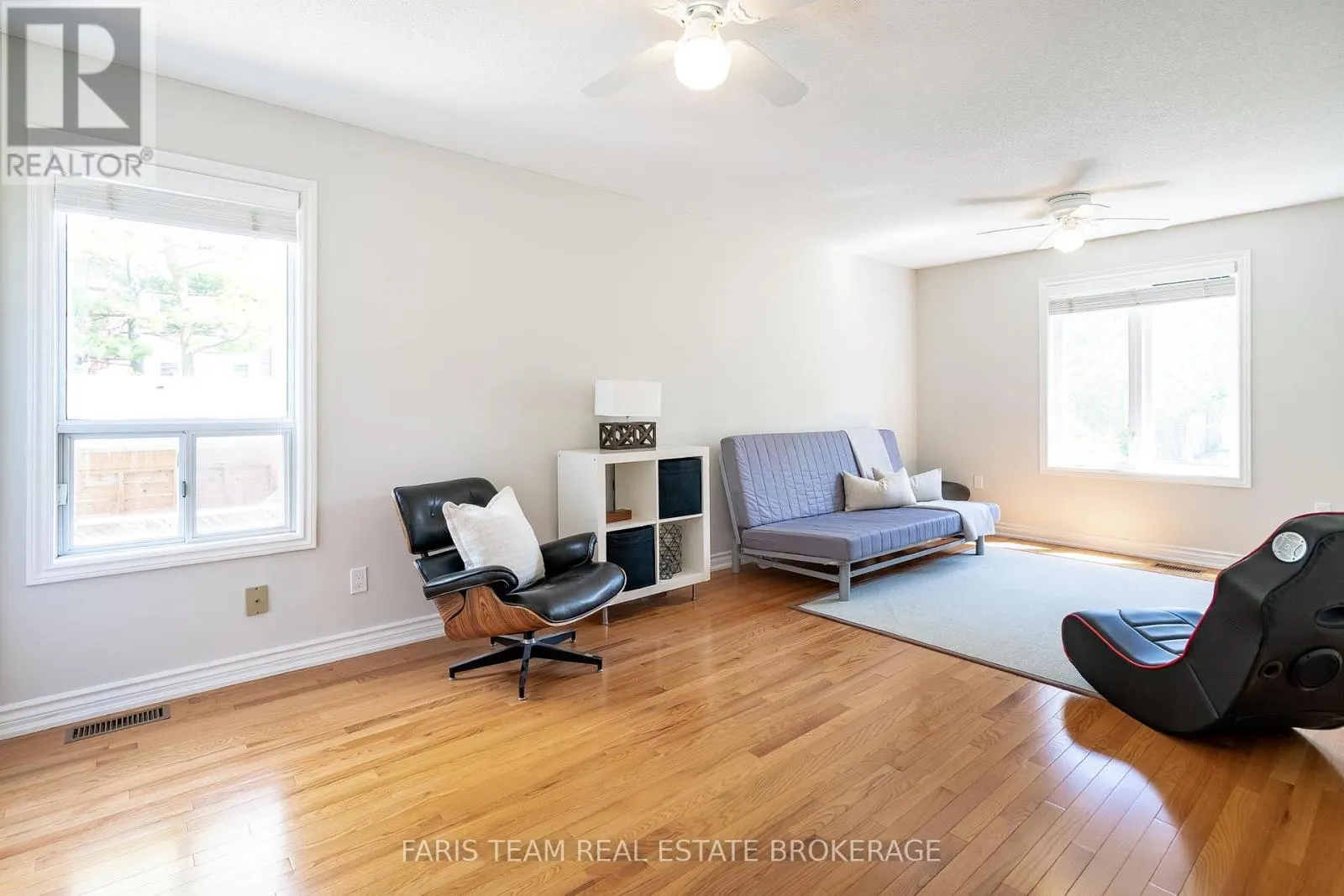 10 WHITE OAKS ROAD