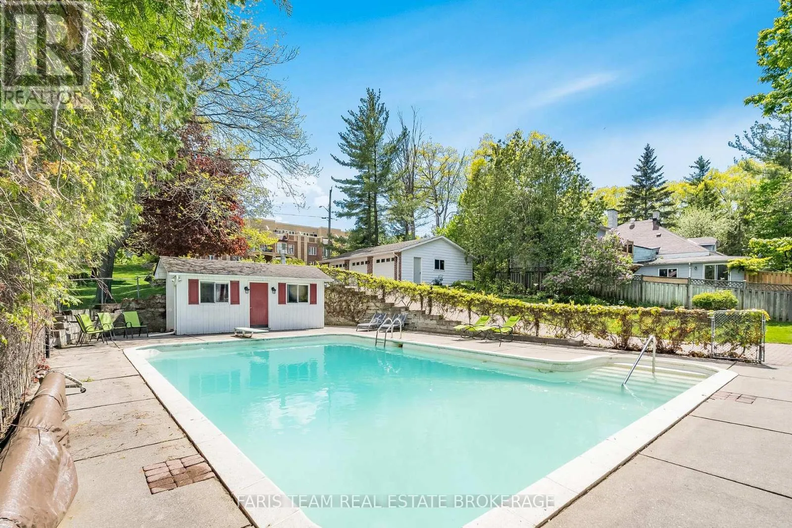10 WHITE OAKS ROAD