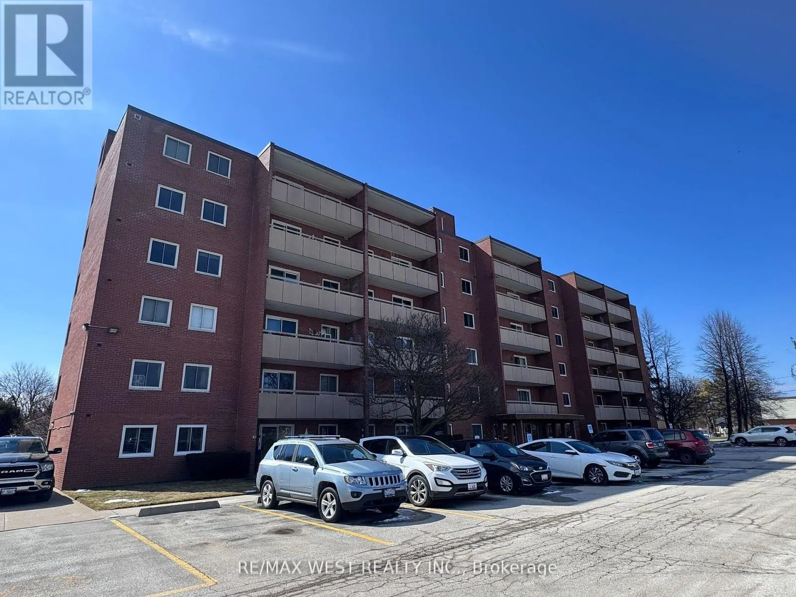 406 - 460 ONTARIO STREET