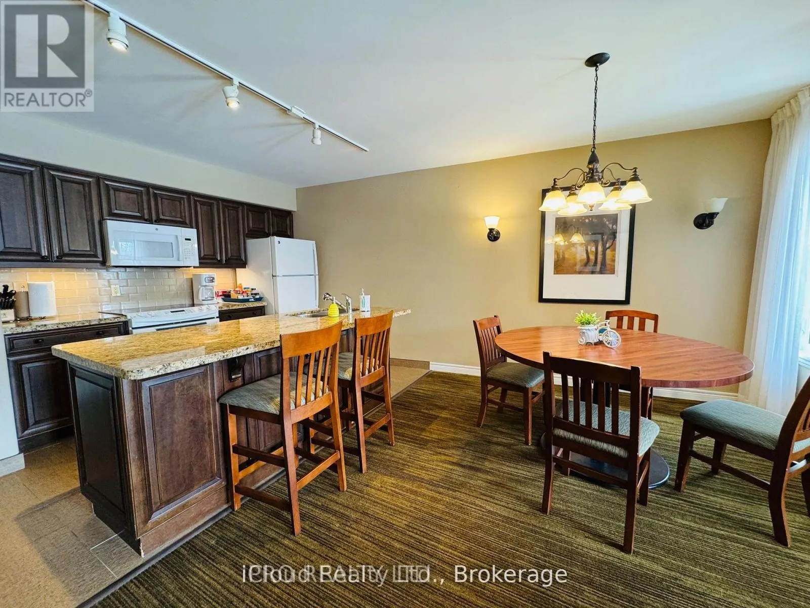 2076-77 - 90 HIGHLAND DRIVE