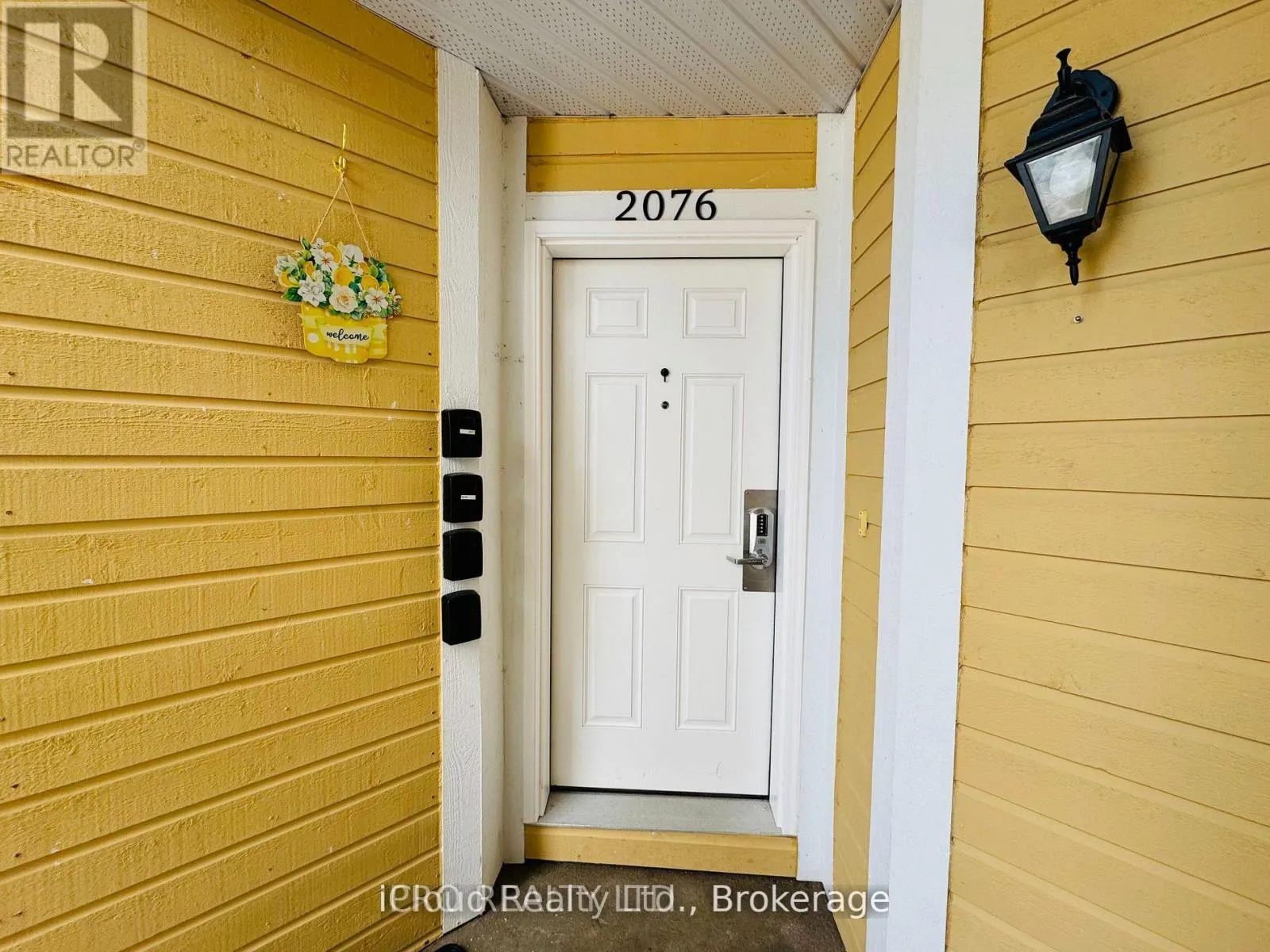 2076-77 - 90 HIGHLAND DRIVE