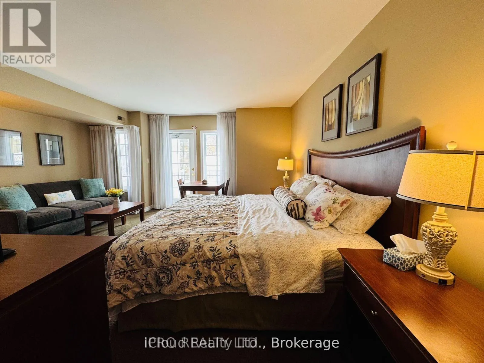 2076-77 - 90 HIGHLAND DRIVE